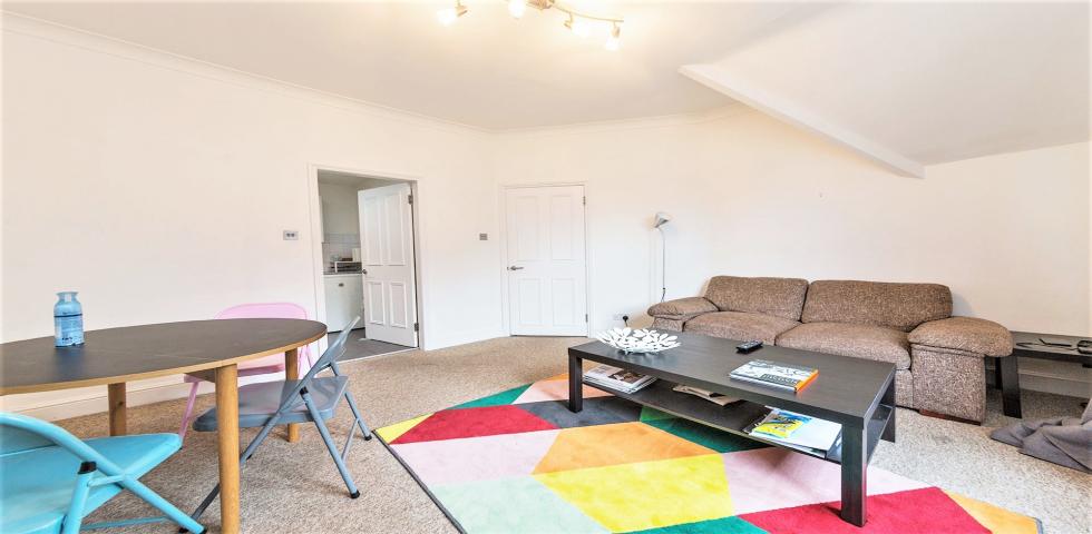 			NEW INSTRUCTION, 2 Bedroom, 1 bath, 1 reception Flat			 Finchley Road, FINCHLEY ROAD